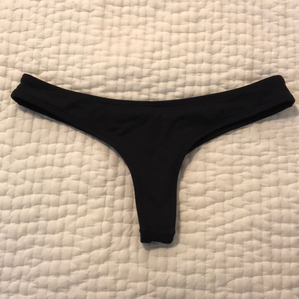 Midori black whale tale bottoms - M 🌸